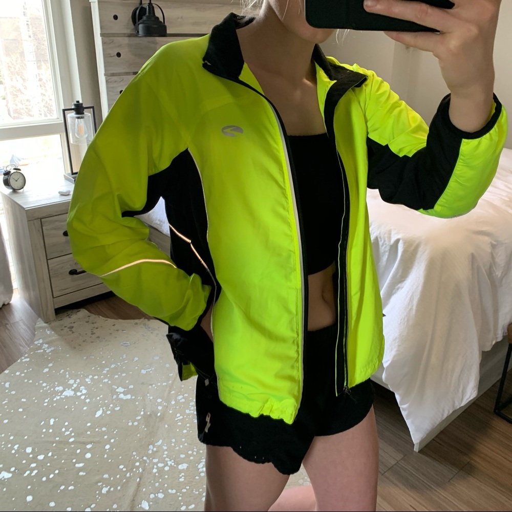 Brooks Running Jacket | Medium | Yellow